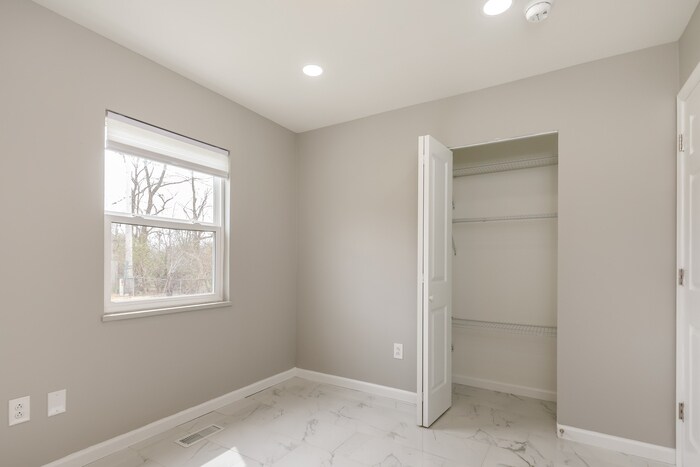 Building Photo - 1542 Beatrice Dr