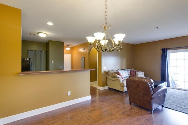 Building Photo - 7001 Lenox Village Dr