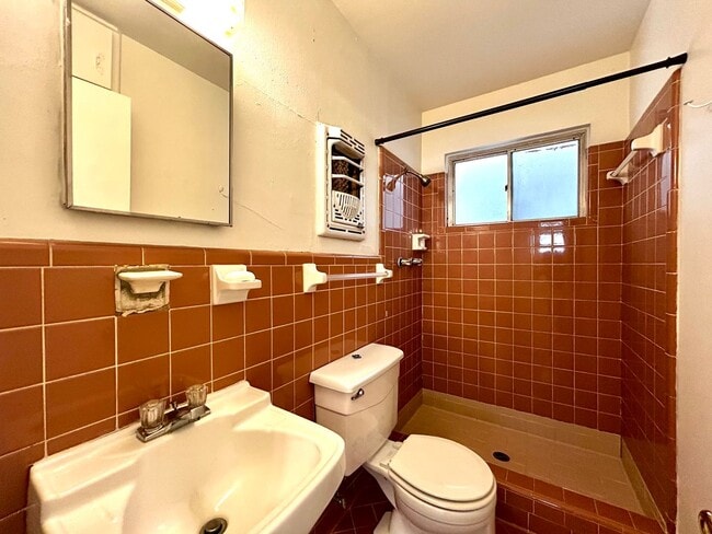 Building Photo - 3304 Tom Green St