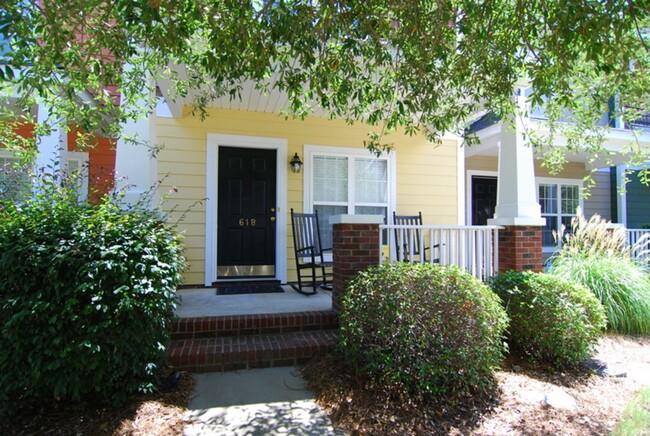 Primary Photo - 2 Bedroom, 2.5 Bath in Hampton Forest - Av...