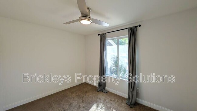 Building Photo - 2029 S Nina Cir