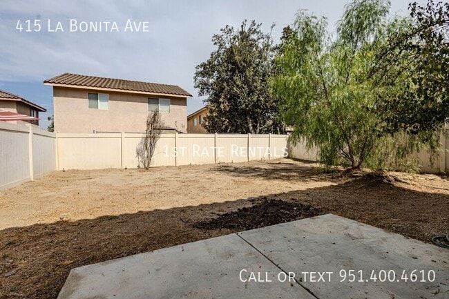 Building Photo - 415 La Bonita Ave
