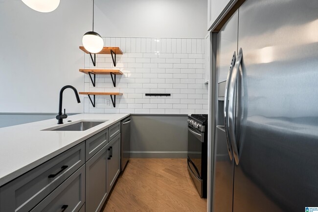 Building Photo - 2212 Morris Ave