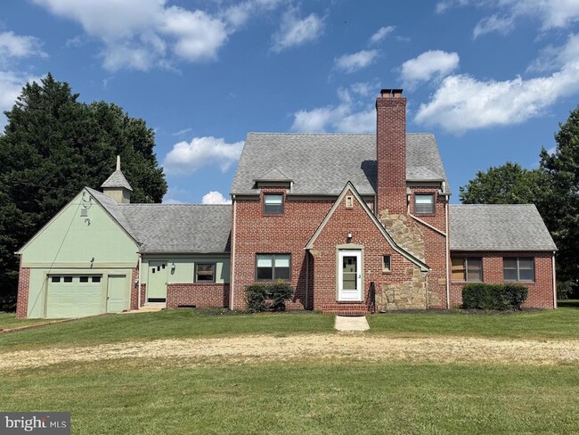 Primary Photo - 112 St Marys Ave