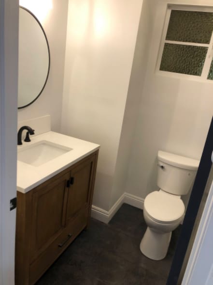 Building Photo - 1484 Ahart St