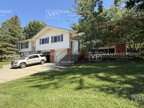 Building Photo - 635 Alpine Dr