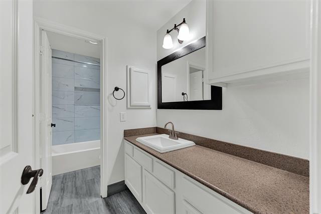 Building Photo - 1010 Westwood Ct