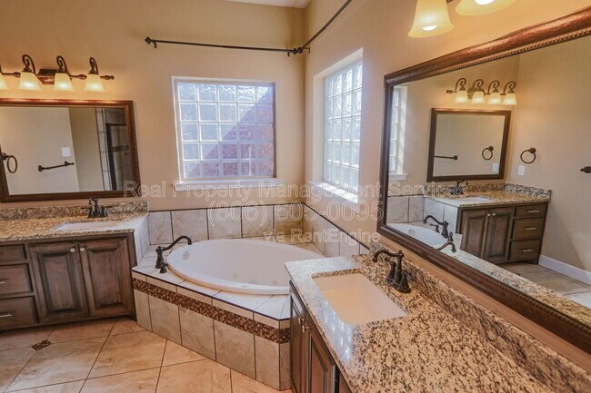 Building Photo - 9604 Justice Ave