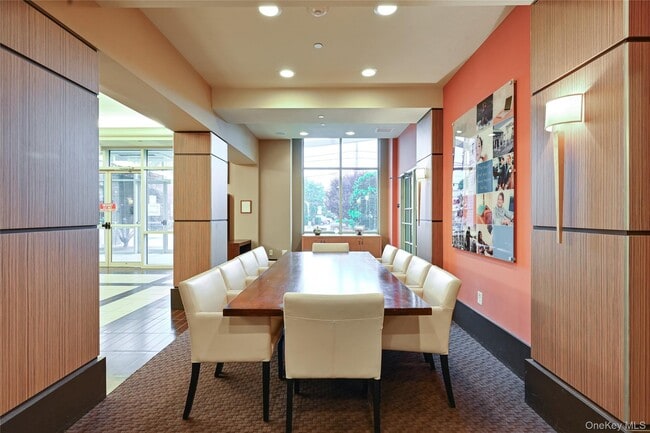 Building Photo - 300 Mamaroneck Ave