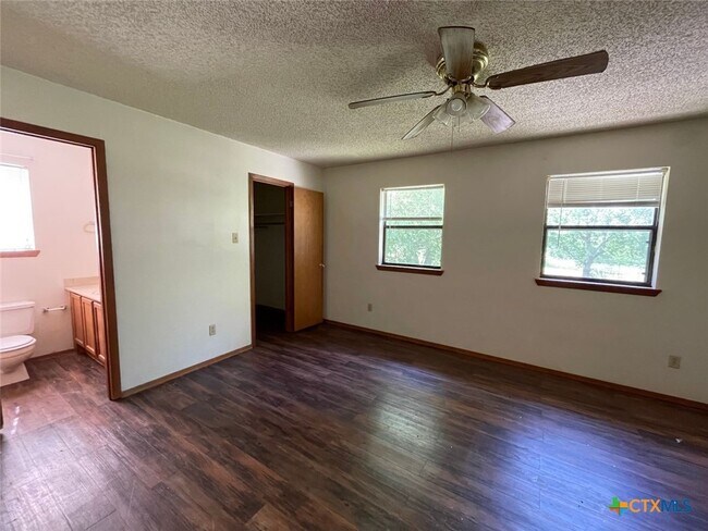 Building Photo - 455 Ridge Dr