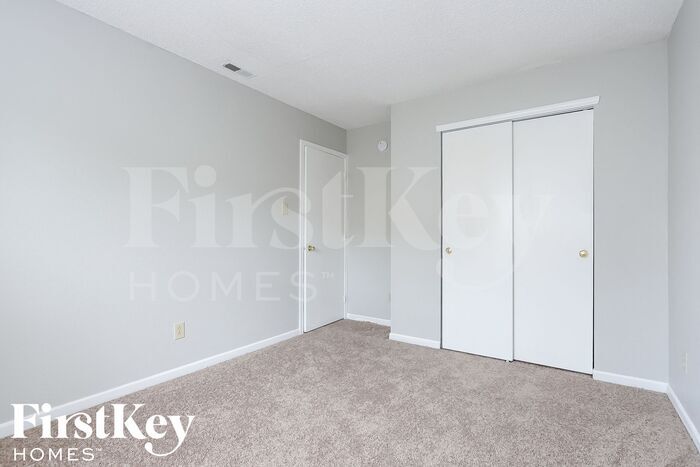 Building Photo - 2297 Westmere Dr