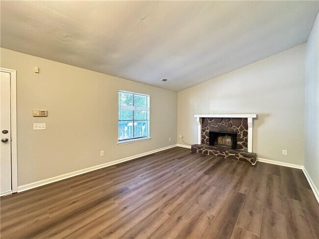 Building Photo - 2496 Landington Way NW