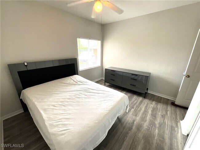 Building Photo - 6490 Aragon Way