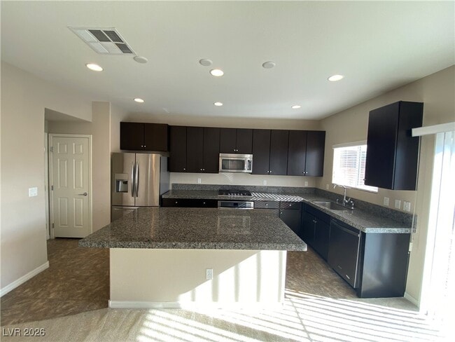 Building Photo - 8033 Ancient Oaks Ave