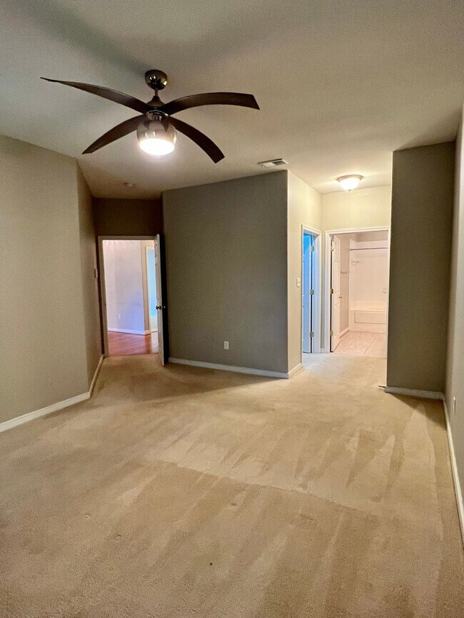 Building Photo - 4150 San Marco Dr