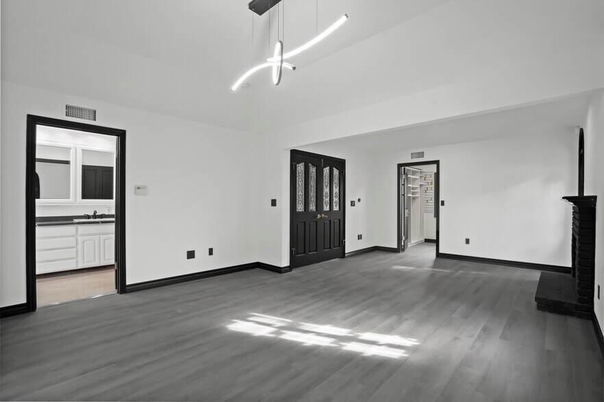 Building Photo - 9853 Wish Ave