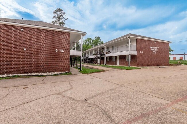 Primary Photo - 600 Palm St