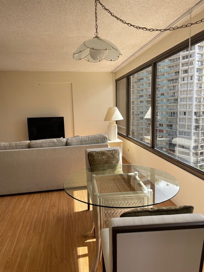 Building Photo - Discovery Bay #1719