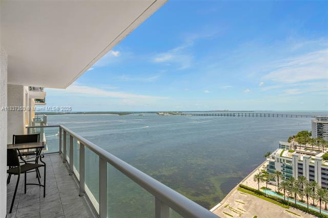 Building Photo - 1155 Brickell Bay Dr