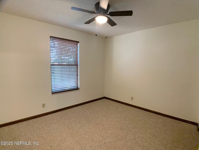 Building Photo - 7931 Dwyer Dr