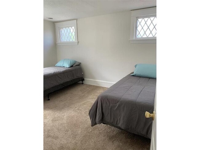 Building Photo - 2818 Dupont Ave N