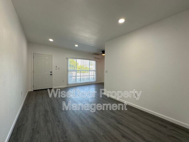 Building Photo - 10392 Lampson Ave
