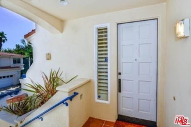 Building Photo - 6473 Zuma View Pl