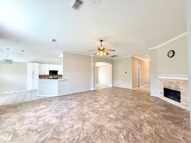 Building Photo - 9006 Sundown Dr