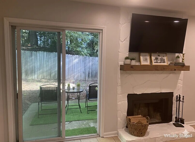 Building Photo - Room in Townhome on Baker Ct