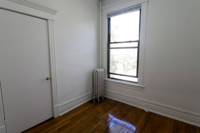 Floorplan - 5401-5403 S. Woodlawn Avenue