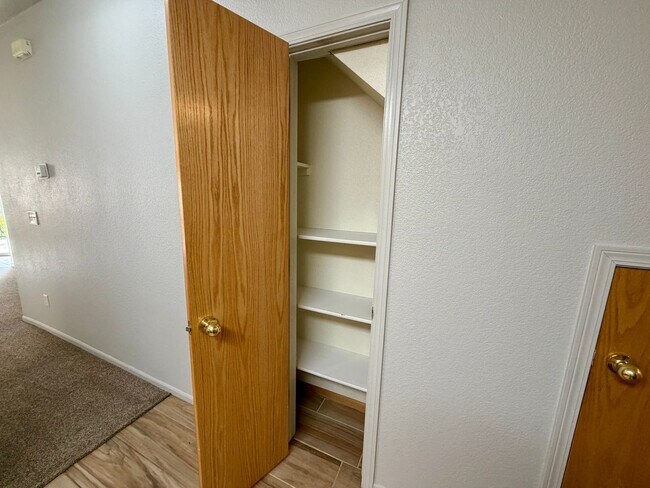 Building Photo - 950 52nd Ave Ct