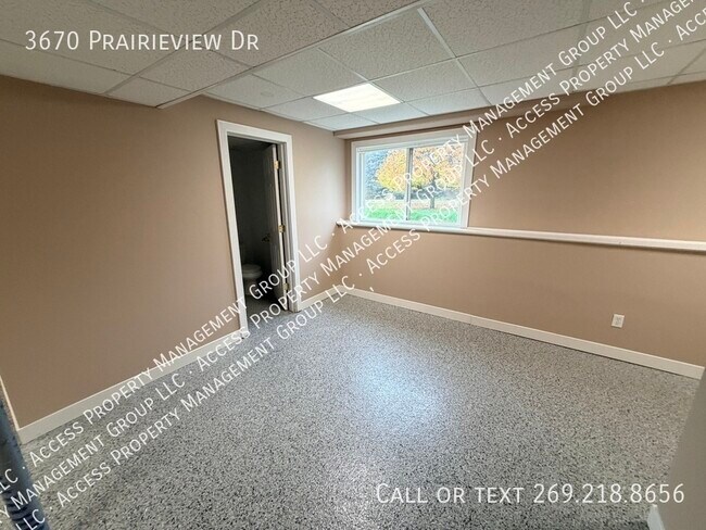 Building Photo - 3670 Prairieview Dr