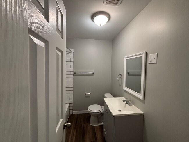 Building Photo - 3625 Vivia Ave