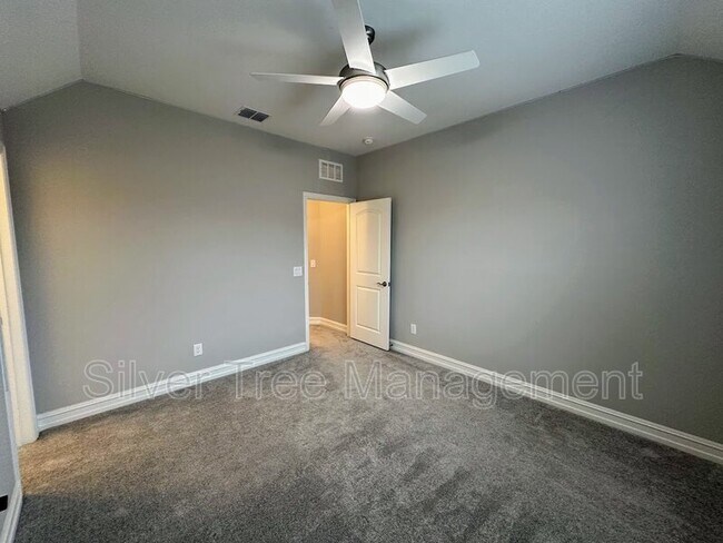 Building Photo - 1104 Pinnacle Ridge Rd