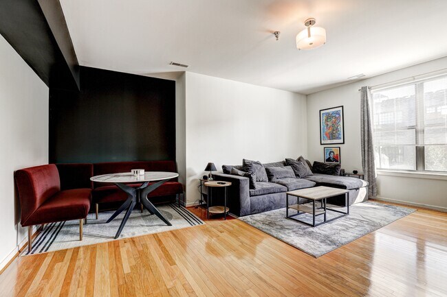 Building Photo - 1726 Aliceanna St