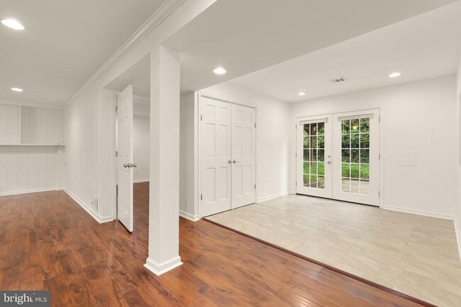 Building Photo - 6203 Hardy Dr