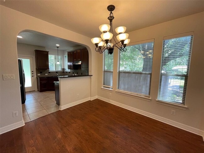 Building Photo - 1806 Crown Dr
