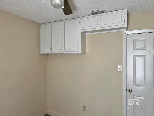 Building Photo - 72 Grimes Ln