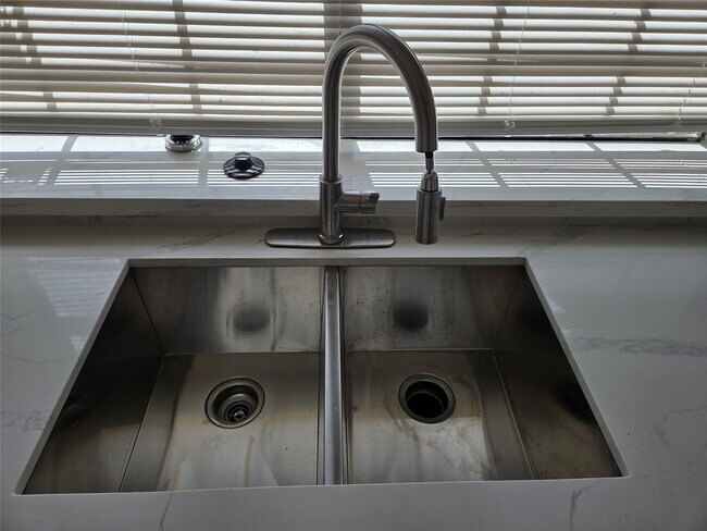 Building Photo - 14959 Havenridge Dr