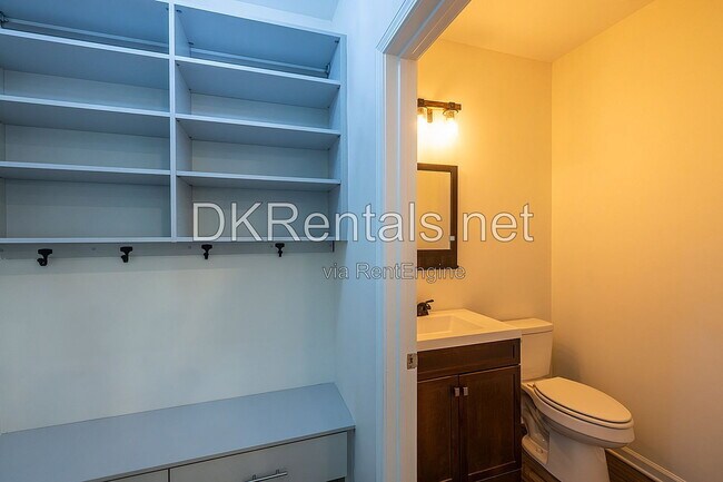Building Photo - 126 Verona Dr NW