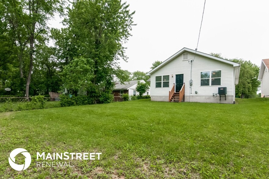 Building Photo - 10345 Prince Dr
