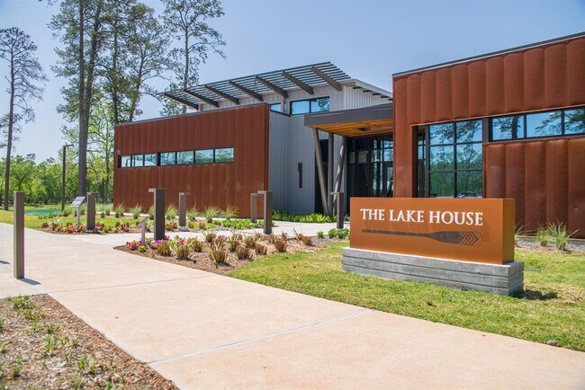 Building Photo - 438 Lake Day Dr