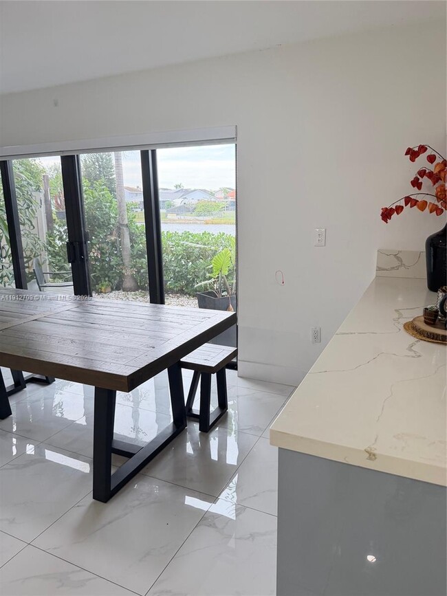 Building Photo - 1271 SW 124th Ct