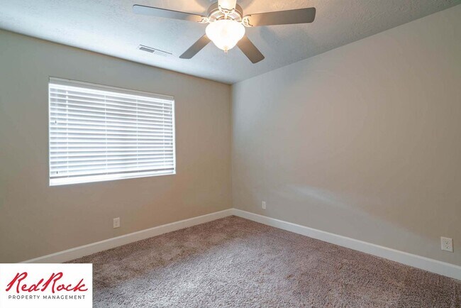 Building Photo - 4 Bedroom Home Near Golf Courses In St. George