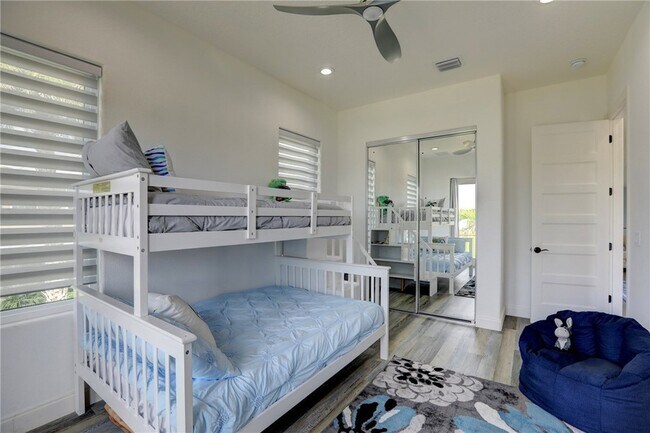 Building Photo - 7785 Grand Oak Cir