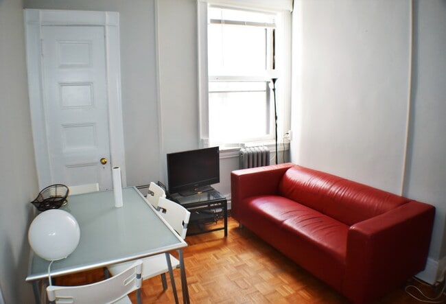 Building Photo - 21 Beacon St