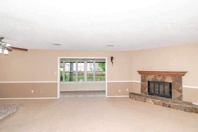 Building Photo - 2106 Palmyra Dr