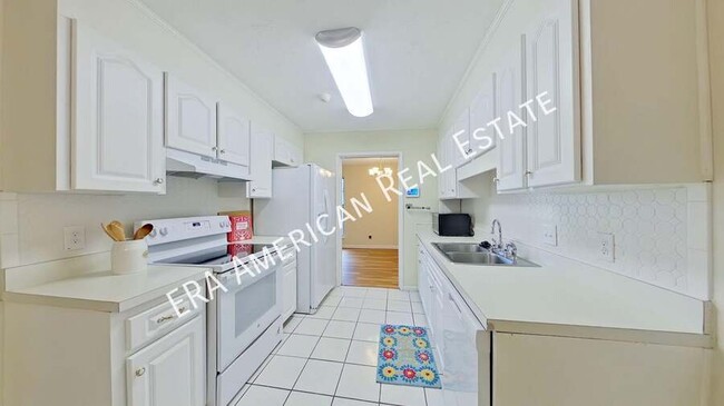 Building Photo - 1111 Coral Dr