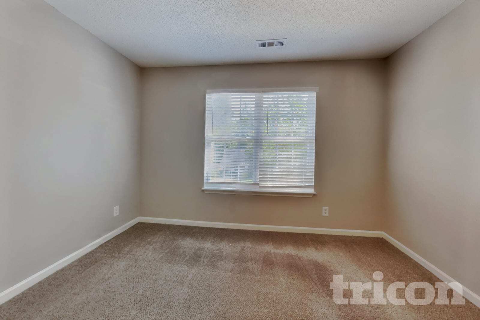 Building Photo - 1709 Fern Hill Dr