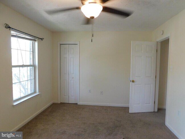 Building Photo - 214 Banbury Terrace